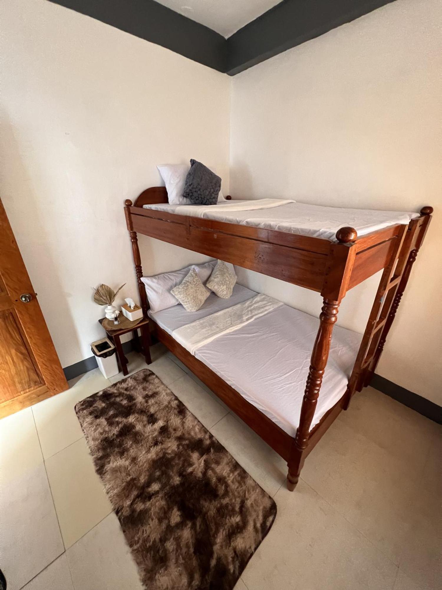 Eighty8 Tourist Inn Coron Exterior foto