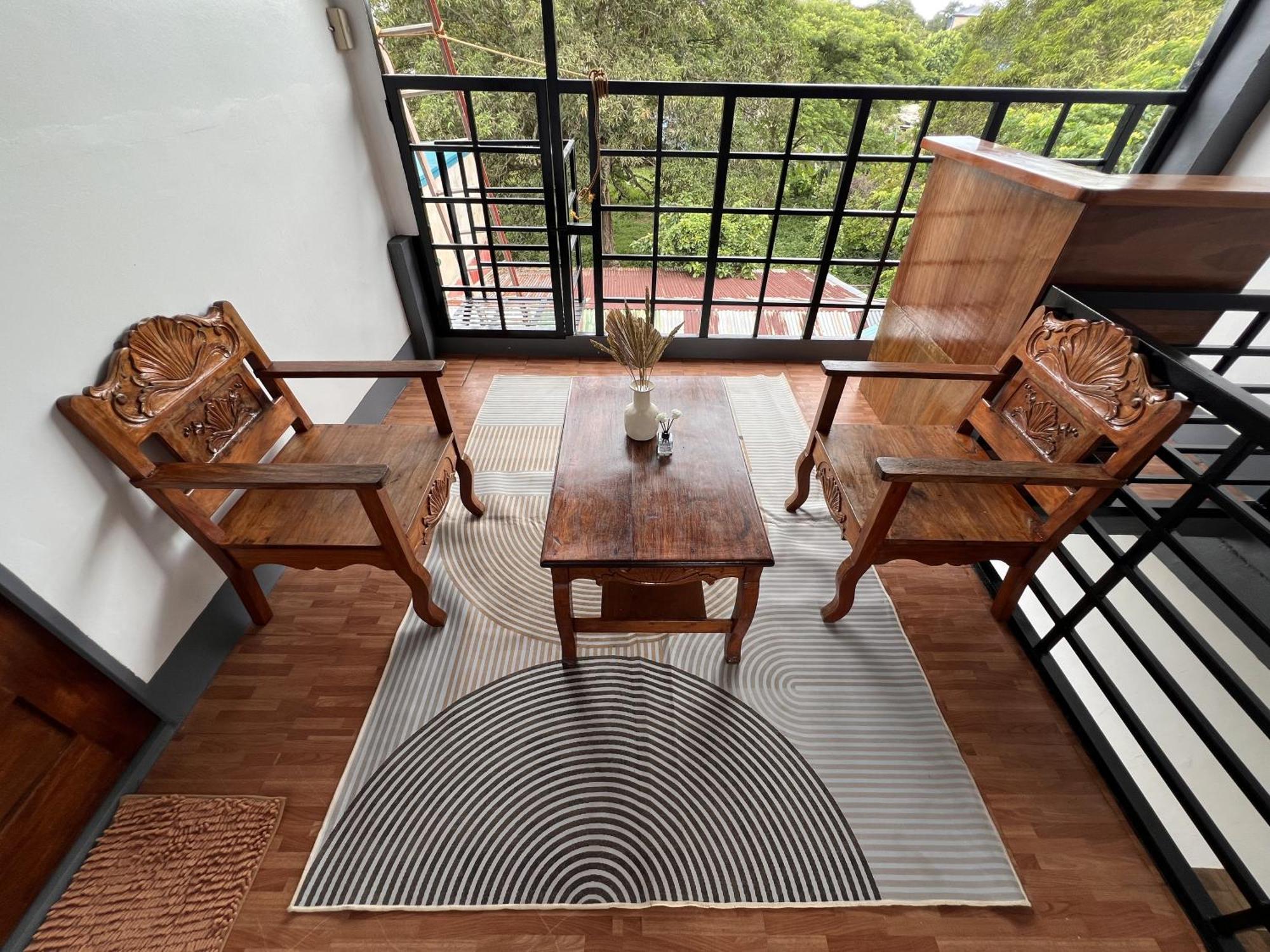 Eighty8 Tourist Inn Coron Exterior foto